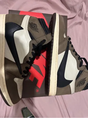 Tênis air jordan 1 travis scott