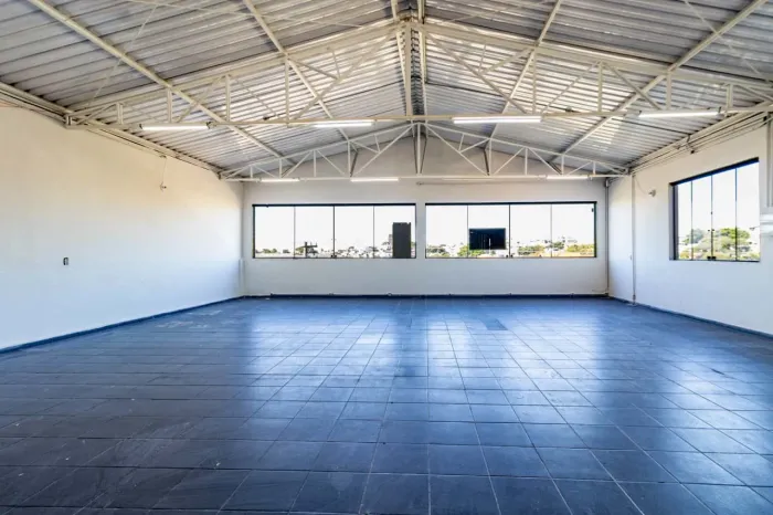 Sobreloja na Avenida Arquiteto Vilanova Artigas, 333 230 m²