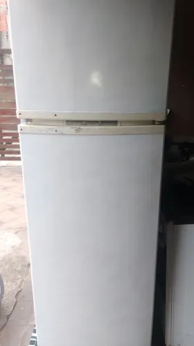 Vende se uma geladeira brastemp duplex 370 litros