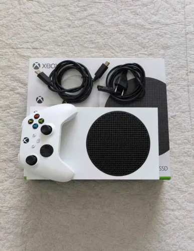 Xbox series S em estado de loja completo