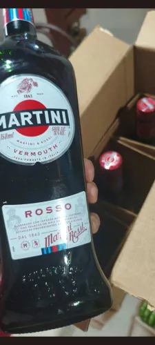 Martini Rosso, 3 garrafas lacradas.