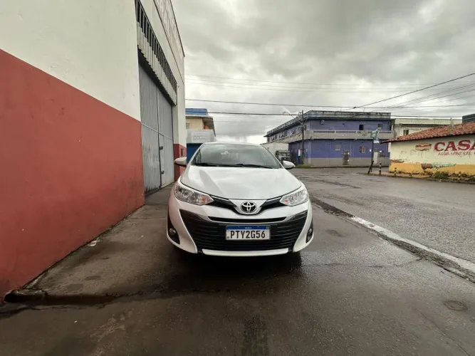 Toyota Yaris XS Connect Sedan 1.5 Flex 16V AUT 2021