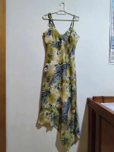 Vestido florido longo com alça tamanho G