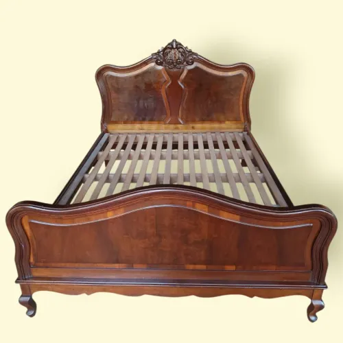 Cama estilo Luis XV 