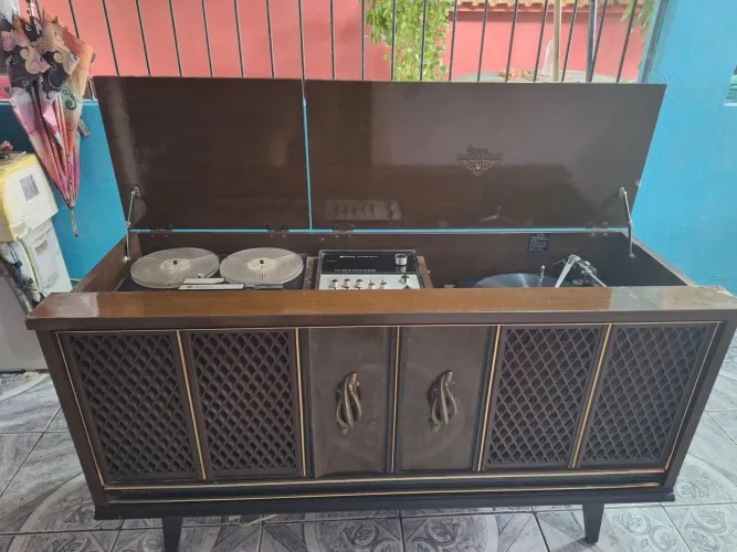 Vitrola JVC Nivico 3 em 1 para reparos e restauração