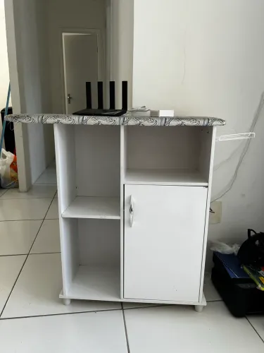 Armário com tábua de passar