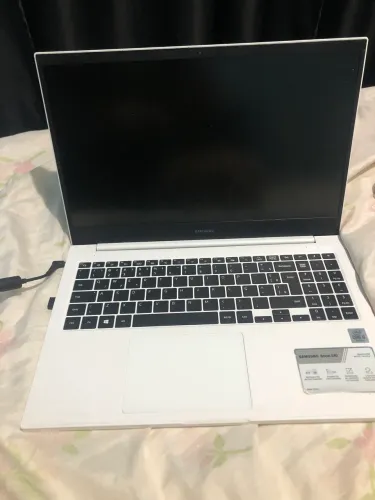 Notebook Samsung E30
