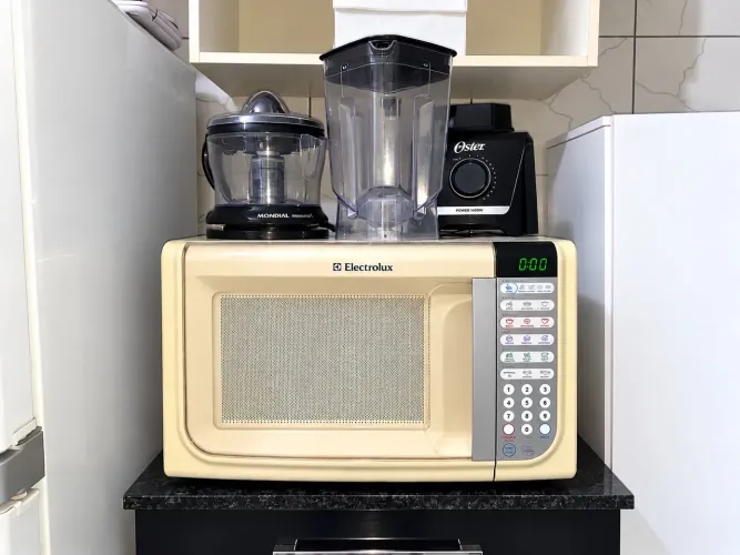 Microondas + liquidificador + espremedor de laranja