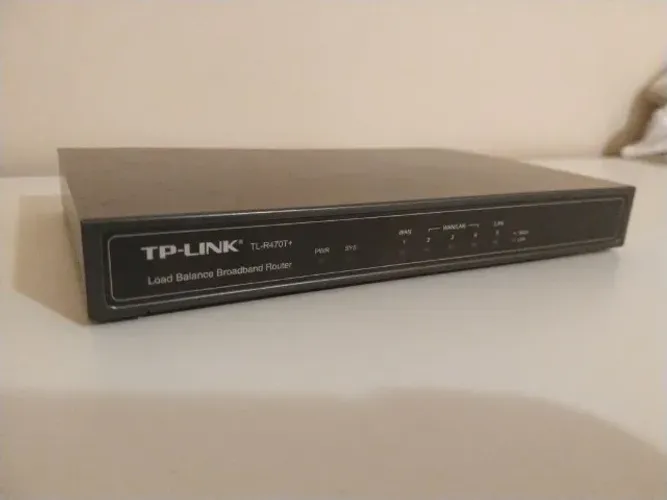 TP-LINK TL-R470T+ Balanceador 100Mbps até 4 WANs