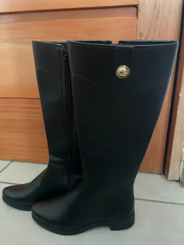 Vendo bota montaria da marca lumiss *nunca usada*