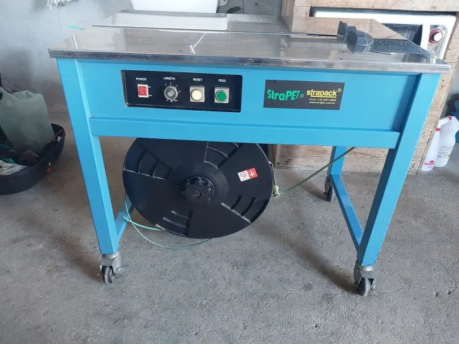 Máquina de Arquear Automática (Fita PET)
