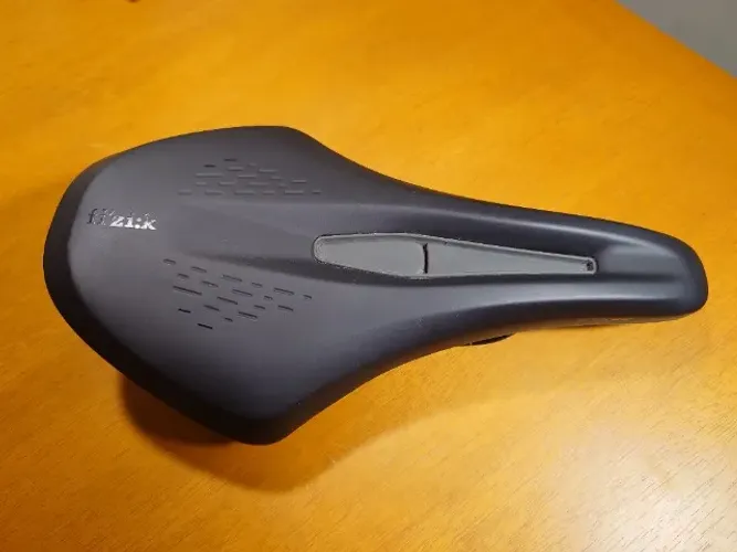 Selim Fizik Terra Argo X3 150mm NOVO (sem uso)