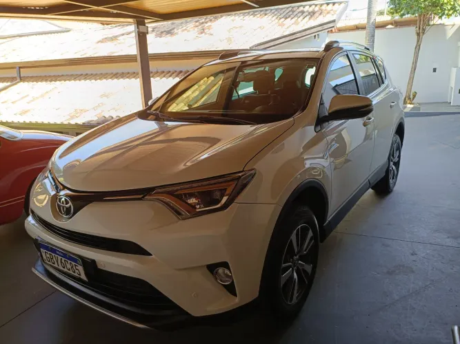 Toyota RAV4 2.0 Top 4X2 16V Aut. 2018