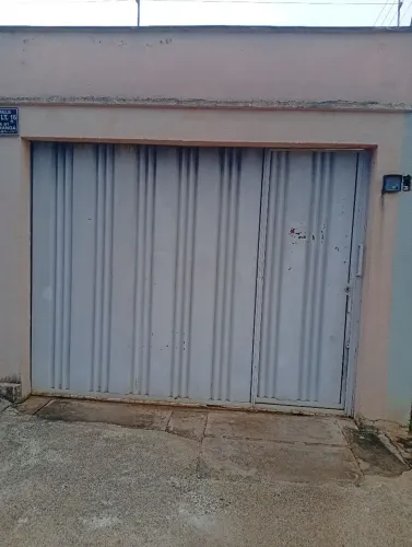 Portão, completo com o motor..