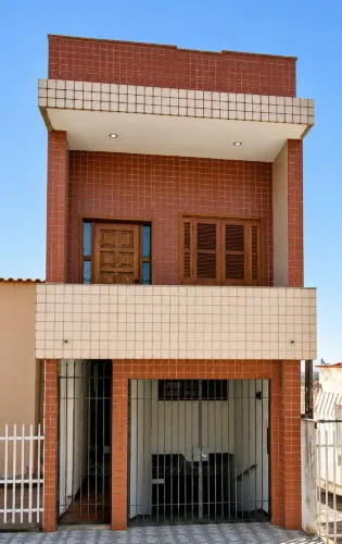 Vende -se casa bem localizada no bairro Jardim Glória!!