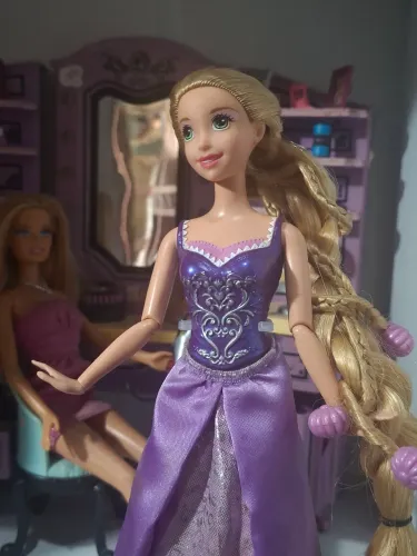 Boneca Rapunzel articulada disney