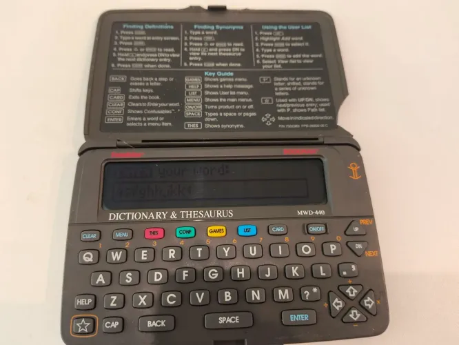 Dicionário Eletrónico & Thesaurus Franklin MWD-440  