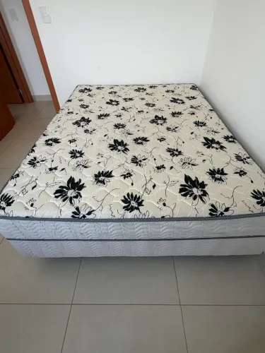 Colchão casal com box