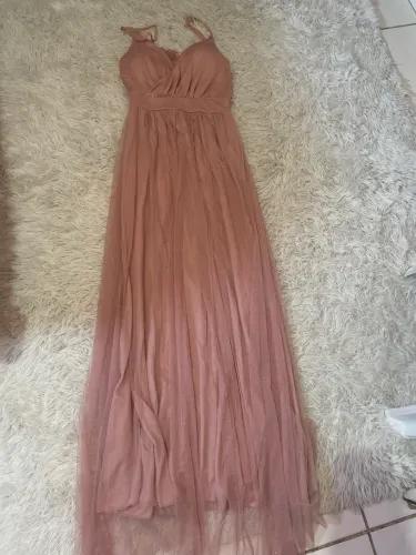 Vende-se vestido de festa