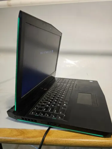 Notebook Alienware Gamer top de linha GTX1070 higienizado e formatado  