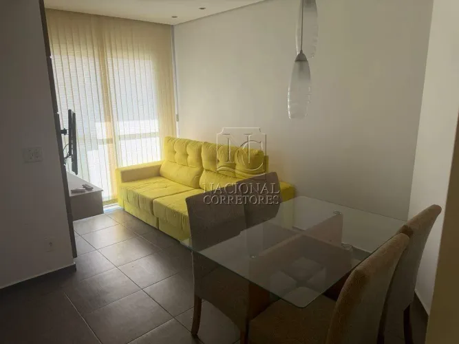 Apartamento com 48 m² - 2 dormitórios, 1 suíte, 1 vaga.