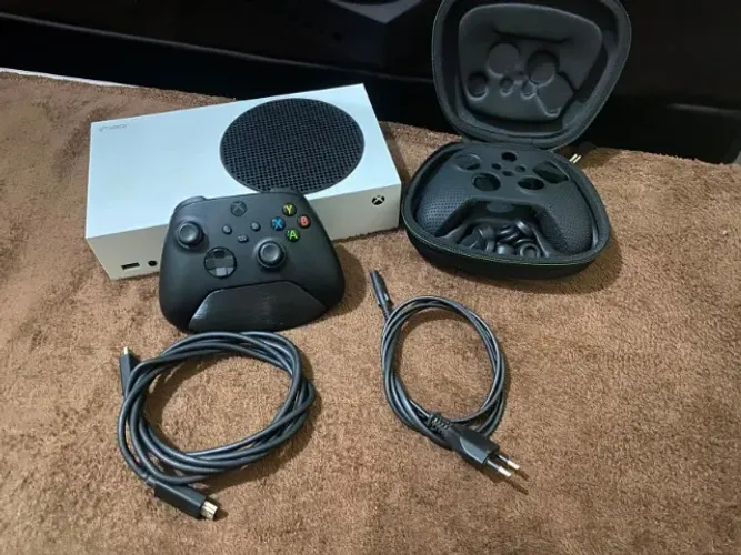 Xbox Series S + Controle Carbon Black Original + Brindes