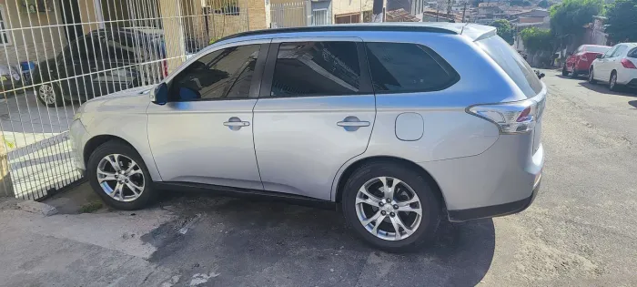 Mitsubishi Outlander 2.0 16V 160cv Aut. 2014