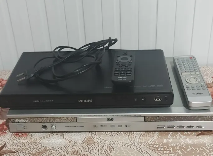 Combo 2 aparelhos de DVD Philips e Philco funcionando perfeitamente em ótimo estado.