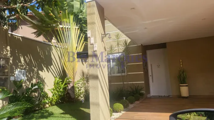 CASA TERREA EM CONDOMINIO ZONA SUL , 3 DORMITORIOS SENDO 2 SUÌTE, PISCINA 156 M²