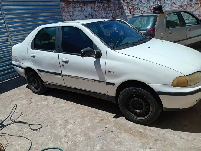 Fiat Siena ELX 1.5 MPI 4P (álcool) 2000