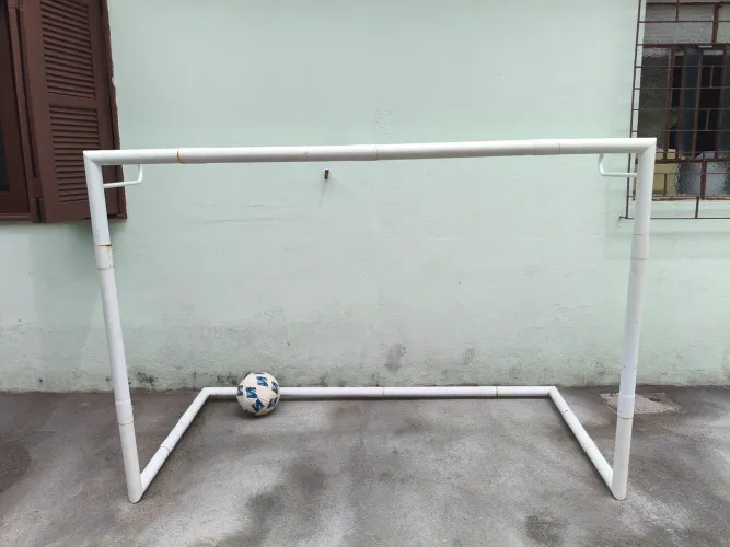 Goleira de Metal Média - Estrutura Reforçada - Ótimo Preço (Sem Rede)