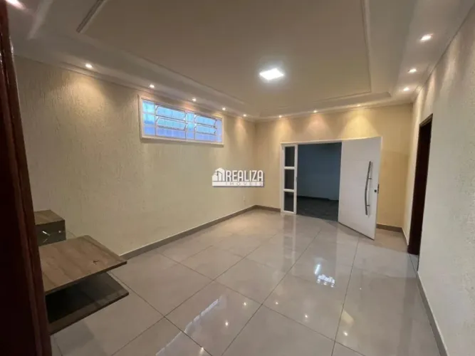 Casa com 3 Quarto(s) e 3 banheiro(s) para Alugar, 10 m² por R$ 3340 / Mês