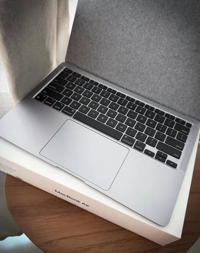 MacBook Air M1 13.3 2020 super novo