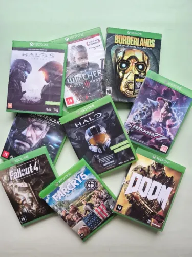 Estoque com diversos jogos mídia física de Xbox One