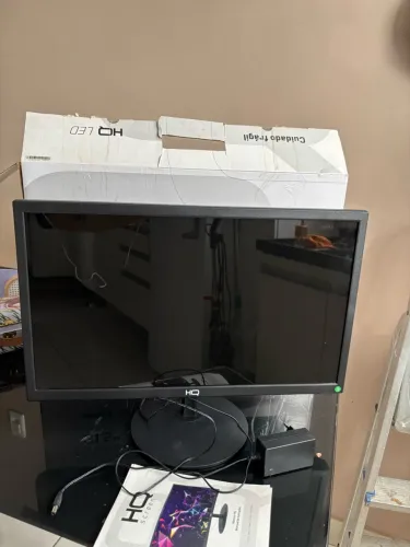 Monitor HQ excelente estado, usado por 2 meses