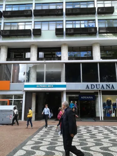 EXCELENTE SALA COMERCIAL, COM AR.COND. 26M², GALERIA DI PRIMIO BECK,CENTRO HISTÓRICO-POA