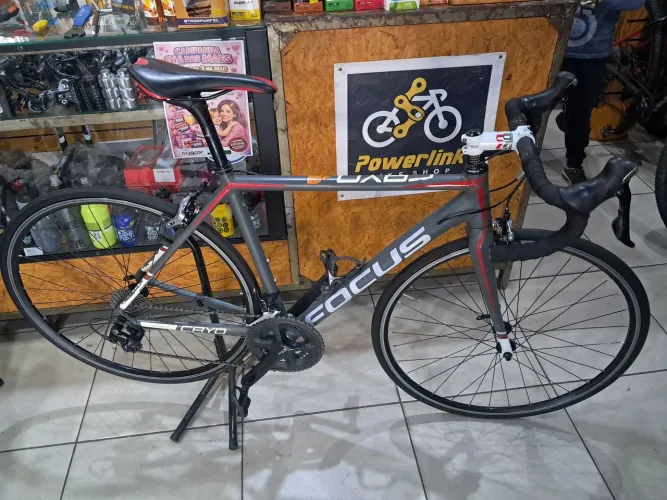 Bicicleta Speed Focus Tam S (52) Grupo 105 11vel 