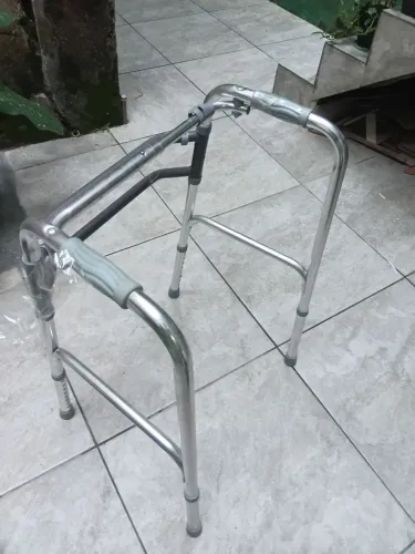 Andador Sem Rodinhas 