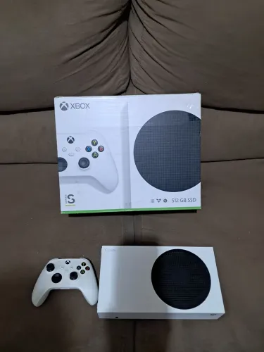Xbox onde  series s 512 gb ssd na caixa com jogos 