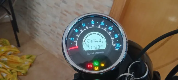Royal Enfield Meteor 350 Fireball 2025. Impecável!