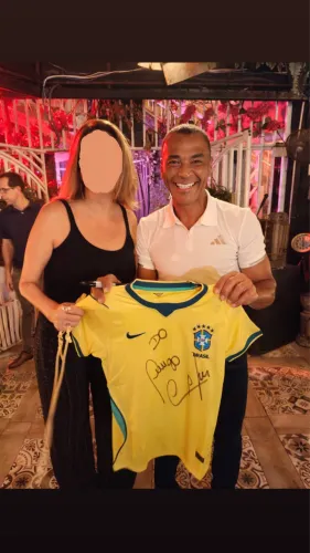 Camisa Copa 2026 Brasil autografada pelo cafu