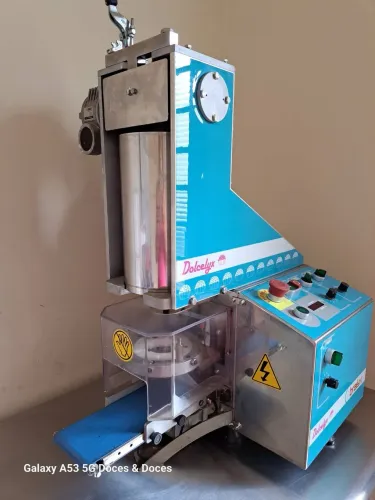 Máquina formadora de doces