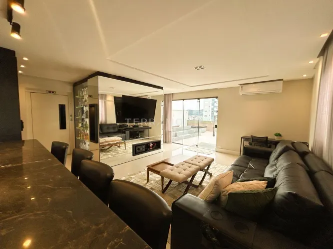 Cobertura duplex com 297m² no Centro de Tubarão