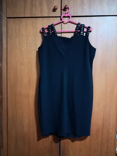Vestido para festa com pedras 