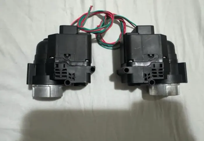 Motor universal para rebatimento de retrovisores