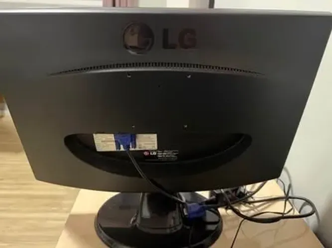 Monitor 19" LG Flatron W1943CV - LED -vga