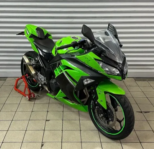Kawasaki Ninja 300 retirada de peças 