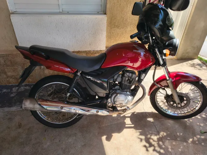Titan 150 injetada ( partida elétrica e freio a disco)