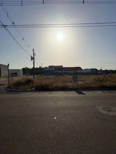 Lote de Esquina a venda no Golden Park Condomínio Zona Sul