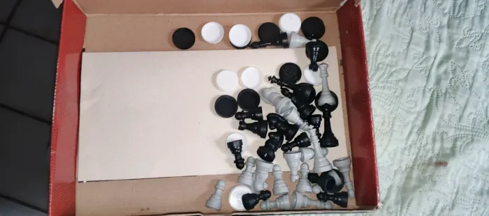 Vendo jogo de dama e xadrez 